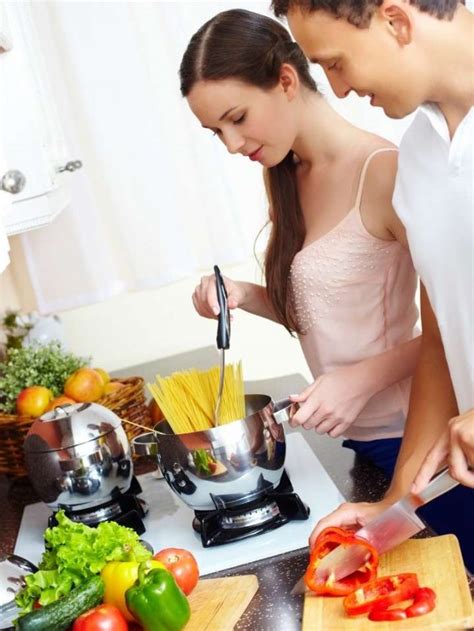 what does dreaming about cooking mean